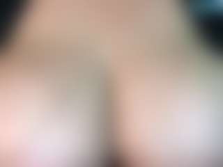 thickfreakylatina's Live Sex Cam Show