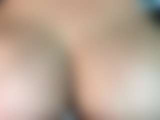 thickfreakylatina's Live Sex Cam Show