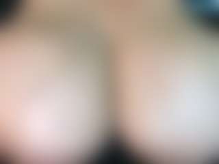 thickfreakylatina's Live Sex Cam Show