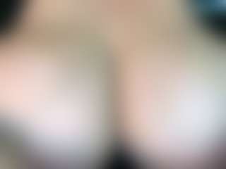thickfreakylatina's Live Sex Cam Show