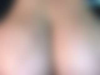 thickfreakylatina's Live Sex Cam Show