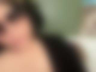 thickfreakylatina's Live Sex Cam Show