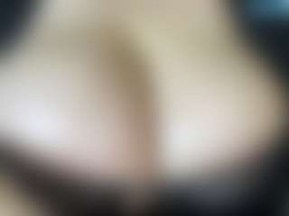 thickfreakylatina's Live Sex Cam Show