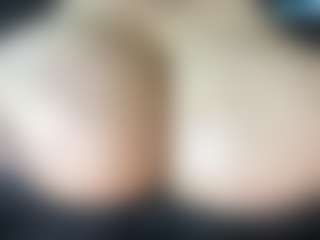 thickfreakylatina's Live Sex Cam Show