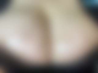 thickfreakylatina's Live Sex Cam Show