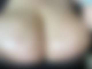 thickfreakylatina's Live Sex Cam Show