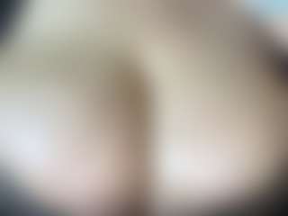 thickfreakylatina's Live Sex Cam Show