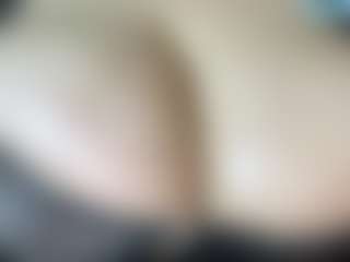 thickfreakylatina's Live Sex Cam Show