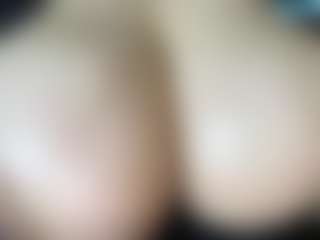 thickfreakylatina's Live Sex Cam Show