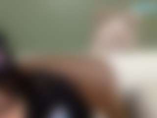 thickfreakylatina's Live Sex Cam Show