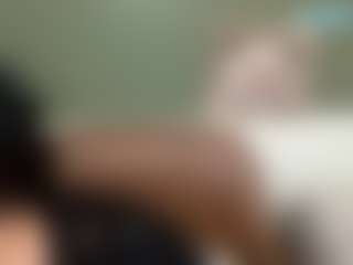 thickfreakylatina's Live Sex Cam Show