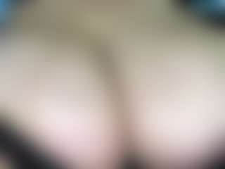 thickfreakylatina's Live Sex Cam Show