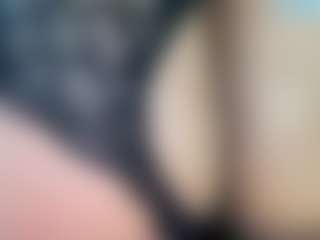 thickfreakylatina's Live Sex Cam Show