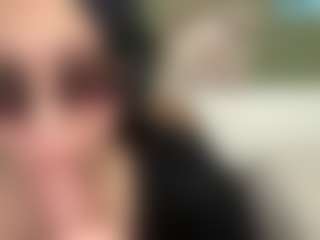thickfreakylatina's Live Sex Cam Show