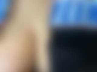 thickfreakylatina's Live Sex Cam Show