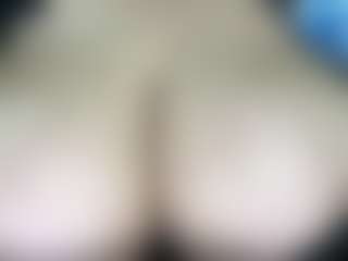 thickfreakylatina's Live Sex Cam Show