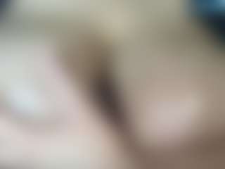 thickfreakylatina's Live Sex Cam Show