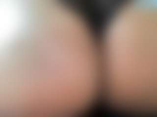thickfreakylatina's Live Sex Cam Show