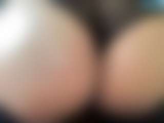 thickfreakylatina's Live Sex Cam Show