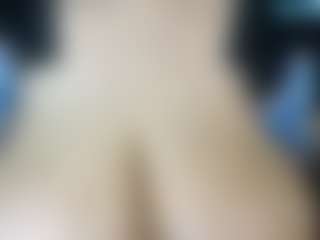 thickfreakylatina's Live Sex Cam Show