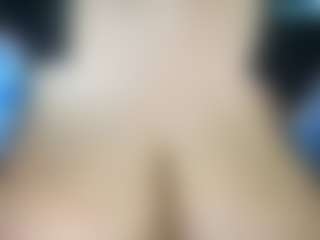 thickfreakylatina's Live Sex Cam Show