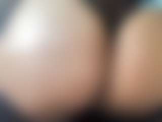 thickfreakylatina's Live Sex Cam Show