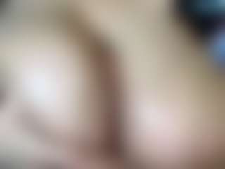 thickfreakylatina's Live Sex Cam Show