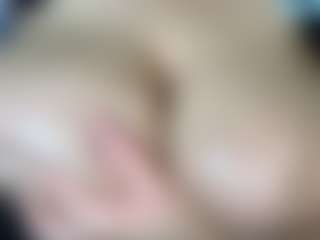 thickfreakylatina's Live Sex Cam Show
