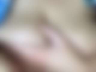 thickfreakylatina's Live Sex Cam Show