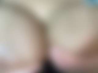 thickfreakylatina's Live Sex Cam Show