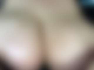 thickfreakylatina's Live Sex Cam Show