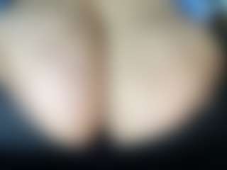 thickfreakylatina's Live Sex Cam Show