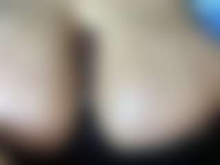 thickfreakylatina's Live Sex Cam Show