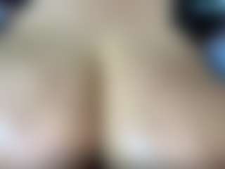 thickfreakylatina's Live Sex Cam Show