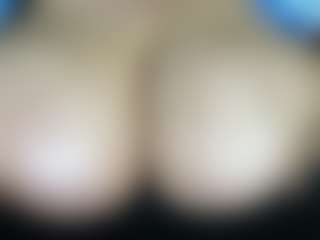 thickfreakylatina's Live Sex Cam Show
