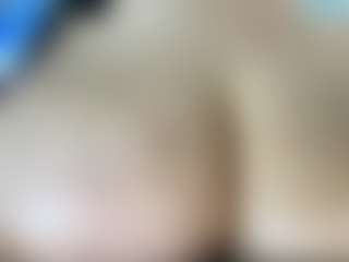 thickfreakylatina's Live Sex Cam Show