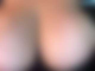 thickfreakylatina's Live Sex Cam Show