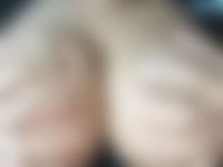 thickfreakylatina's Live Sex Cam Show