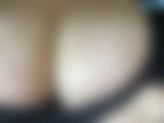 thickfreakylatina's Live Sex Cam Show