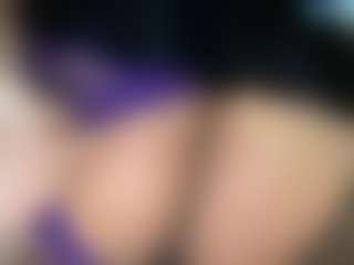 thickfreakylatina's Live Sex Cam Show