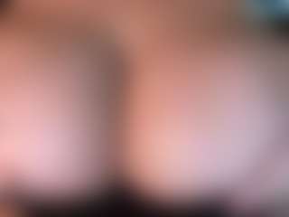 thickfreakylatina's Live Sex Cam Show