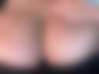 thickfreakylatina's Live Sex Cam Show