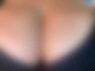 thickfreakylatina's Live Sex Cam Show