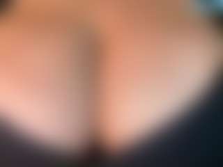 thickfreakylatina's Live Sex Cam Show