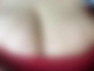 thickfreakylatina's Live Sex Cam Show