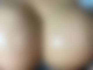 thickfreakylatina's Live Sex Cam Show