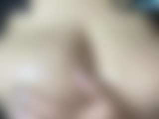 thickfreakylatina's Live Sex Cam Show