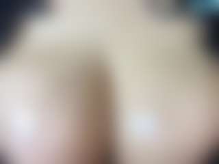 Live cam show with thickfreakylatina - Shaved Pussy on Cam Slut