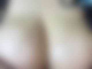 thickfreakylatina's Live Sex Cam Show