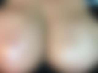 thickfreakylatina's Live Sex Cam Show